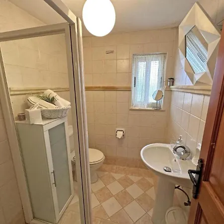 ベッド・アンド・ブレックファスト Ambrose Village