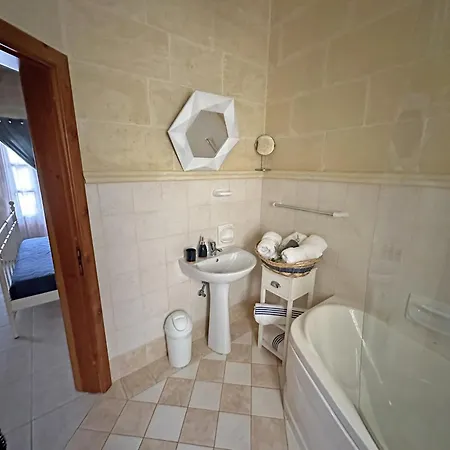 Ambrose Village Bed & Breakfast San Lawrenz