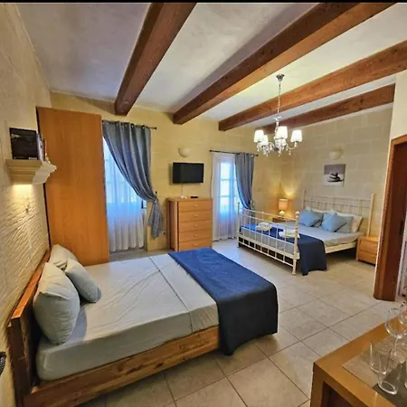 Bed and Breakfast Ambrose Village 4*