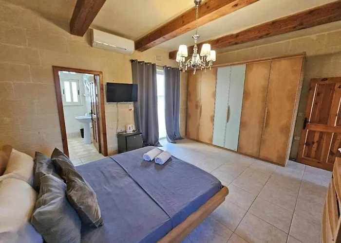 Ambrose Village Bed & Breakfast