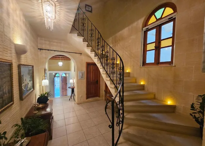 Ambrose Village Bed & Breakfast 4*